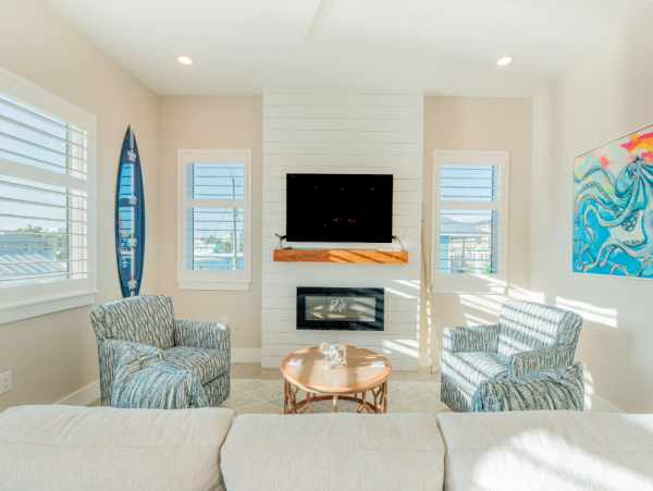Modern Coastal Beach House - Perfect for Families & Groups